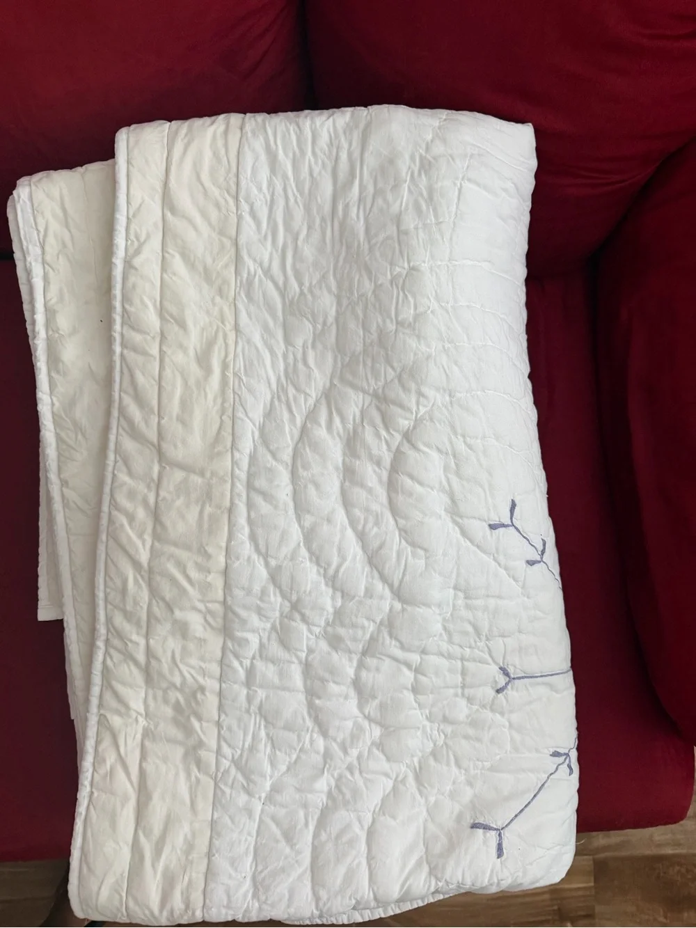 Reversible White Snowflake Quilt Set Full Queen Bedding Bundle w/ Leaf Shams